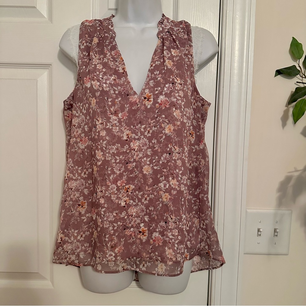 White House Black Market Floral Sleeveless Top - Lavendar